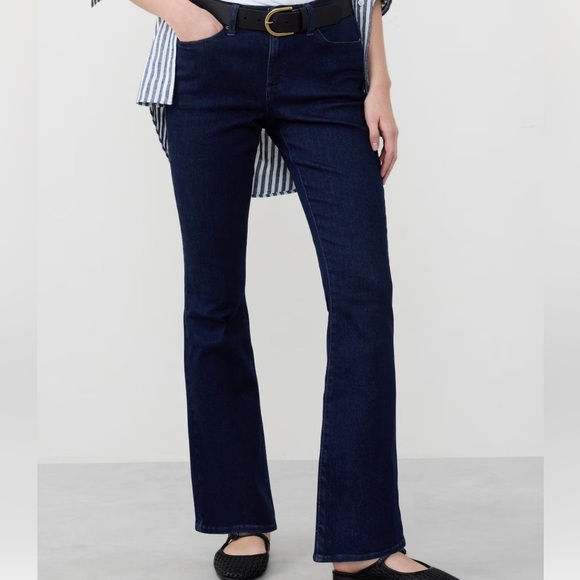 Banana Republic Boot cut dark Rinse Mid rise 9” jeans Sz 30 - Picture 13 of 14